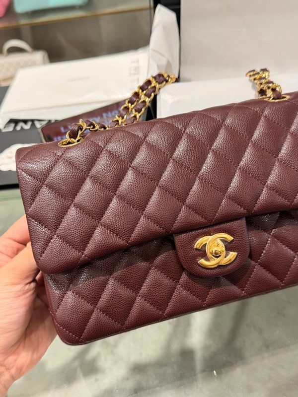 Tui Xach Nu Chanel Classic Mau Do Man Khoa Vang Like Auth 25cm 1 600x800 1.jpg