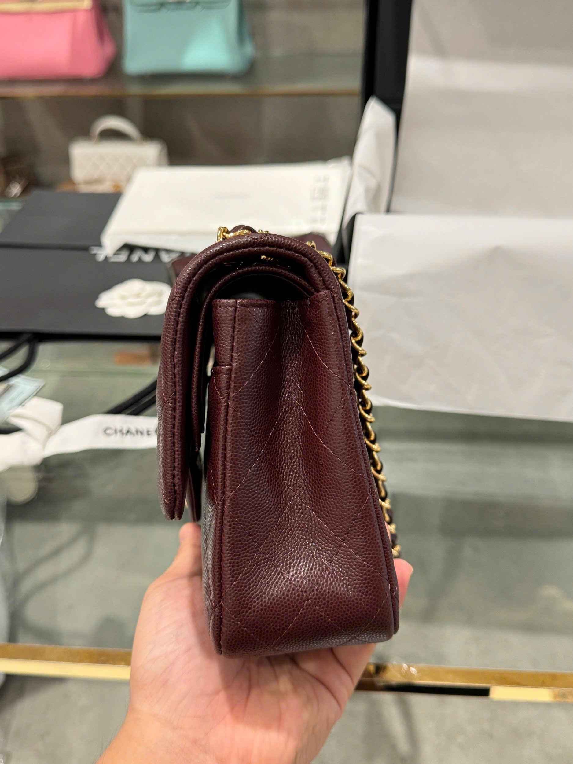 Tui Xach Nu Chanel Classic Mau Do Man Khoa Vang Like Auth 25cm 5.jpg