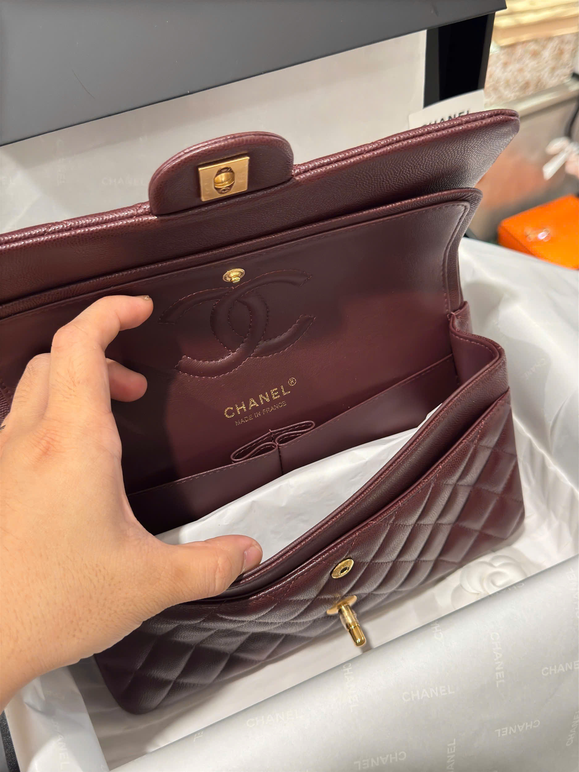 Tui Xach Nu Chanel Classic Mau Do Man Khoa Vang Like Auth 25cm 9.jpg