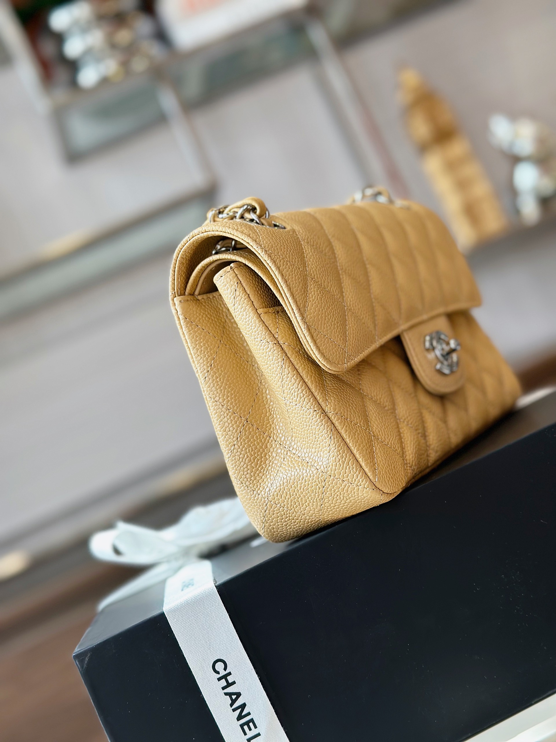 Tui Xach Nu Chanel Classic Replica 11 Da Hat Khoa Bac 23cm 3.jpg