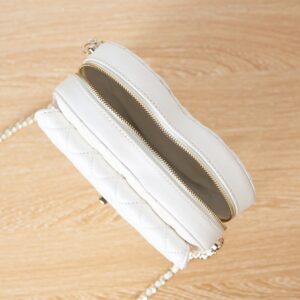 Tui Xach Nu Chanel The One Like Auth Hinh Trai Tim Mau Trang 16.5x18x6 3.jpg