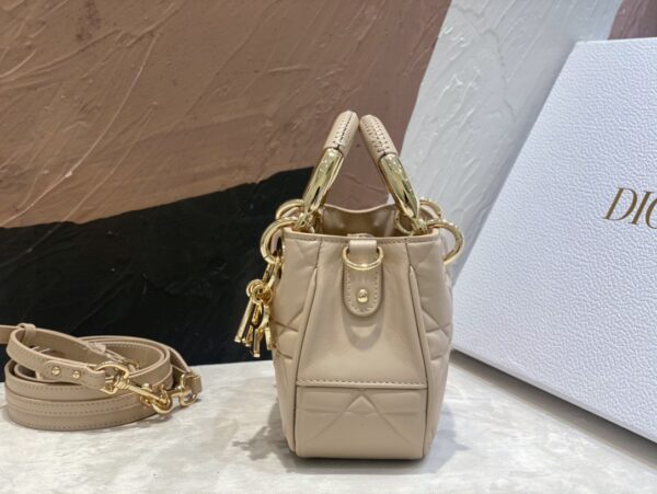 Tui Xach Nu Dior Lady Mau Be Da Min Sieu Cap 20x13x8cm 4 600x451 1.jpg