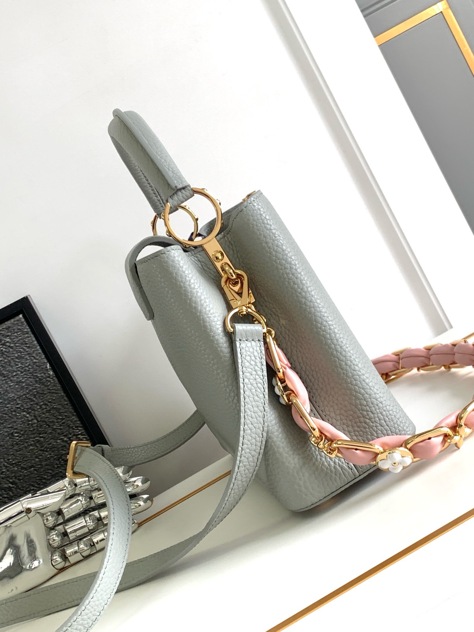 Tui Xach Nu Louis Vuitton LV Capucines BB Like Auth Mau Ghi 27x18x9cm 9.jpg