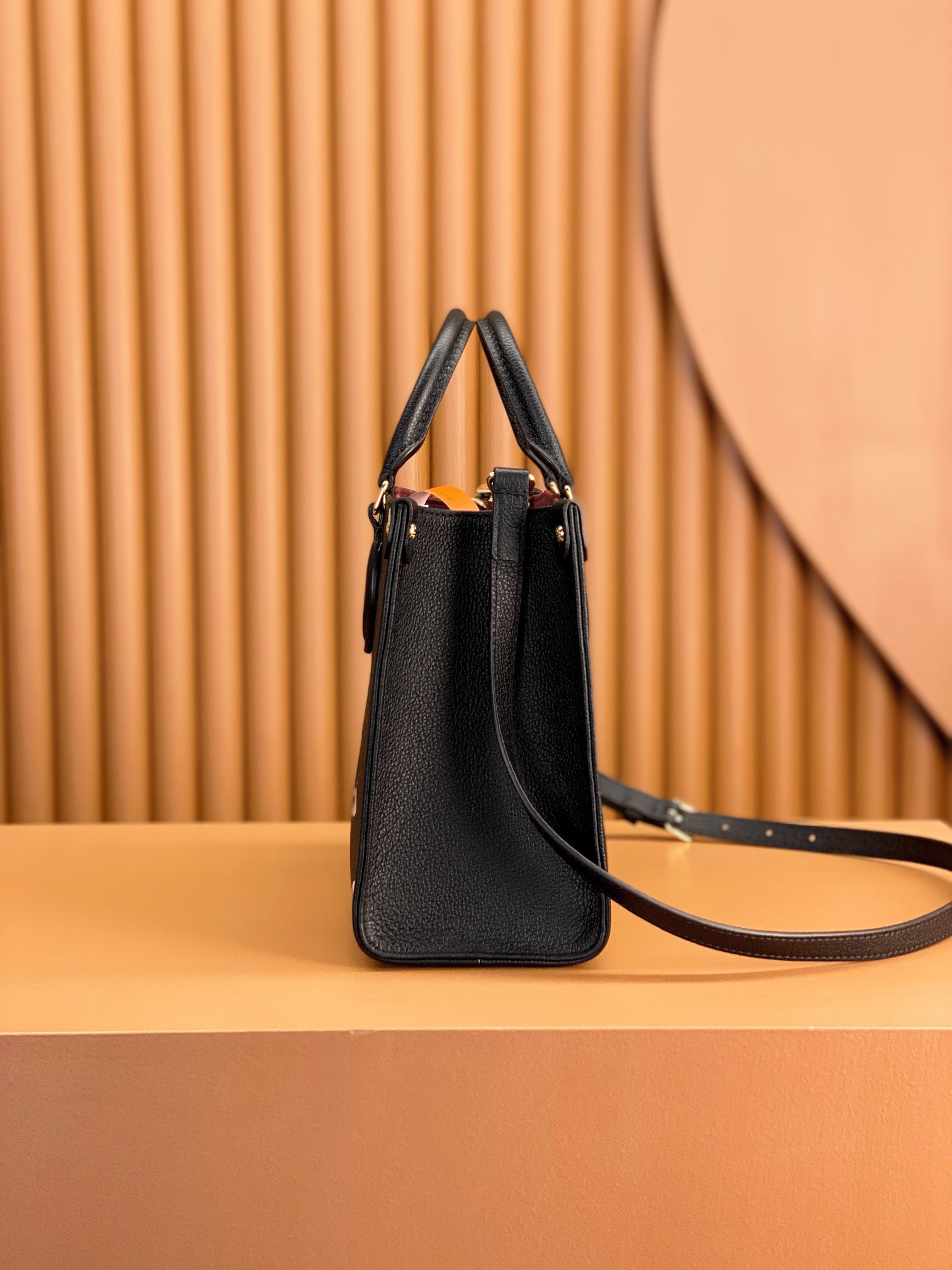 Tui Xach Nu Louis Vuitton LV On The Go PM Tote Bag Like Auth 25cm 2 1.jpg