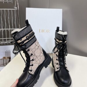 Dior D-Major ankle boots in black calfskin